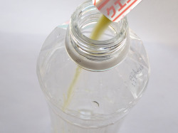 トップアスリートをペットボトルに入れる